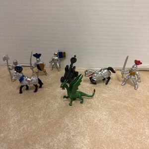 VTG Lot 8 Safari Medieval Knights Figurines 4 Knights 2 Horses Dragon Catapult